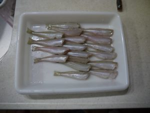 魚嫌い 魚が苦手 そんな子供たちも喜んで食べるスナック感覚のキスのから揚げ Mr クロオビのハンター日誌